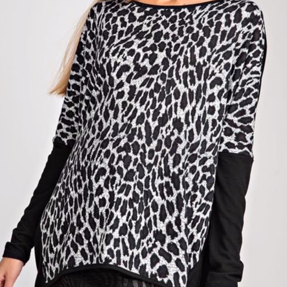 *NEW* ANIMAL PRINT ROUND NECK KINT TOP - Picture 2 of 5